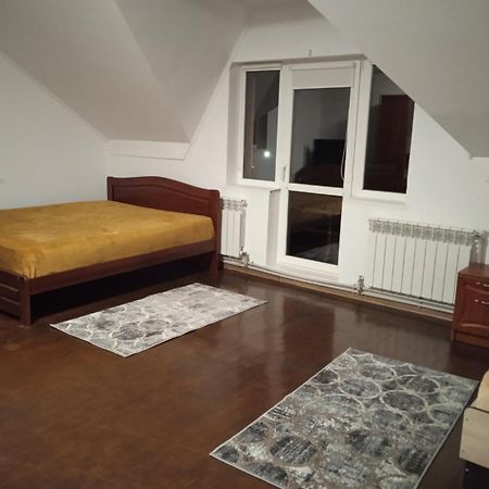 У Софії Hotel Volovets Bagian luar foto
